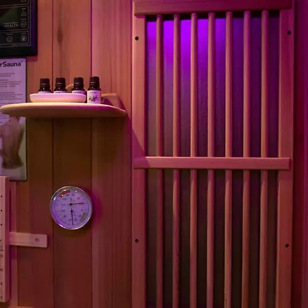 Studiobeerse Met Sauna Zwembad En Spa Beerse